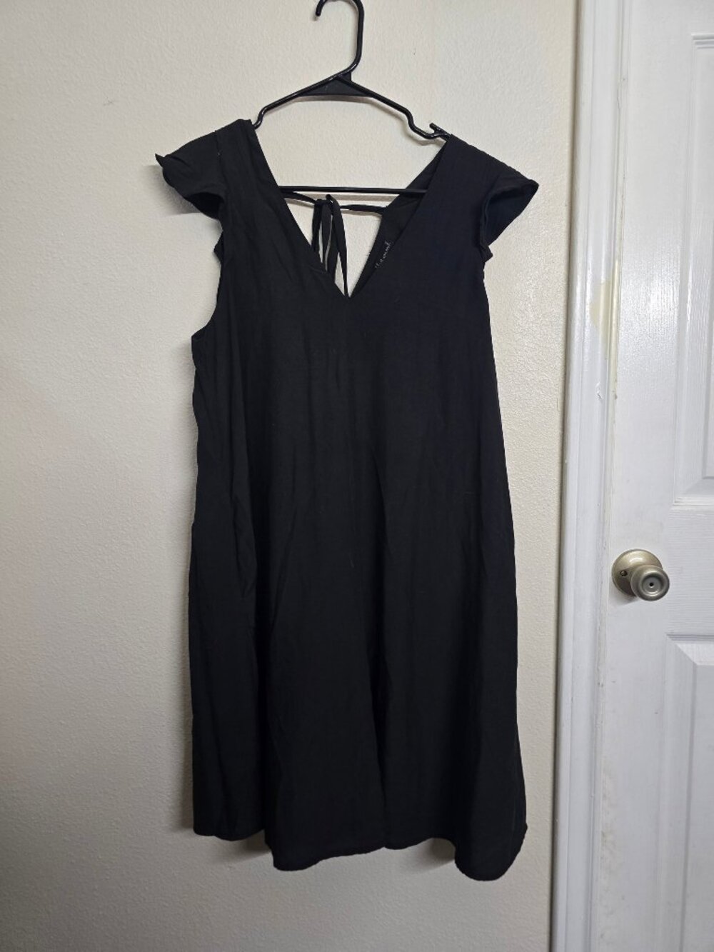 Wishlist apparel black dress medium deep V-neck short flutter sleeve